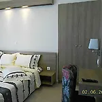 Apartament Karali *