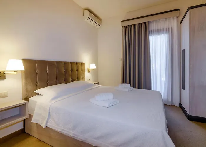 Apartament Karali *